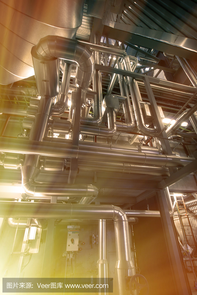 設備、電纜和管道