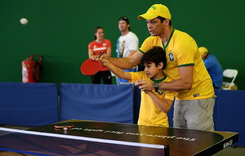 世界乒乓球日 小球飛揚，全球同拍振球